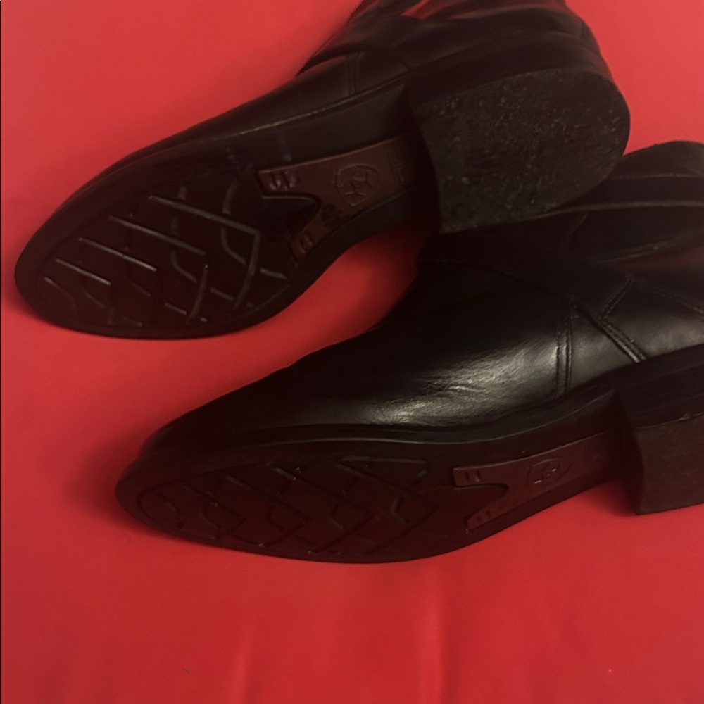 Ariat - Picture 8 of 16